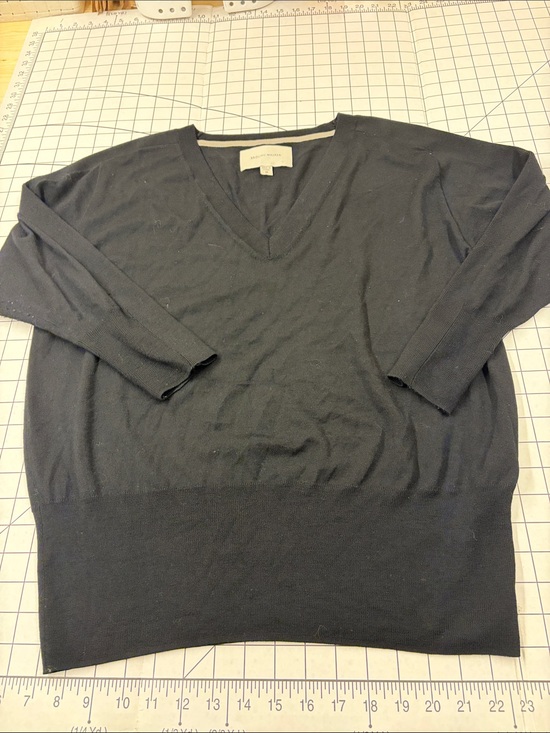 Brochu Walker Sweaters - Brochu Walker 100% Wool V-Neck Pullover Sweater Black Size Medium